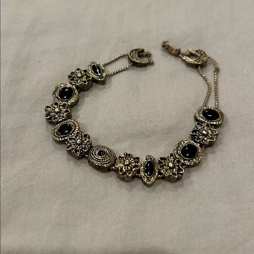 Vintage gold tone costume bracelet.